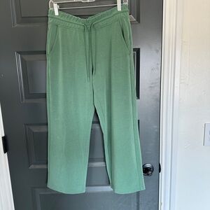 Athleta mid rise straight crop size small